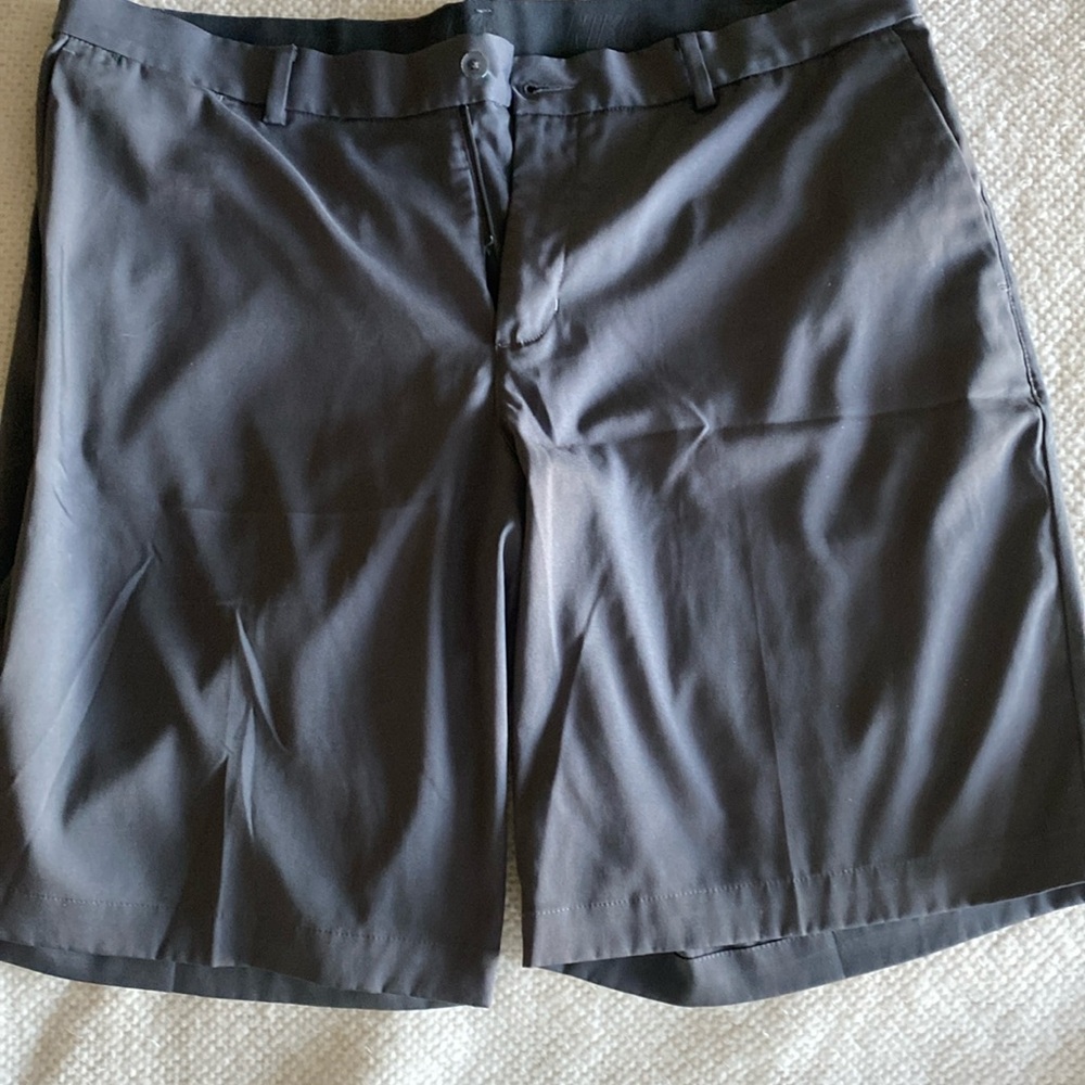Nike never worn grey men’s golf shorts 36”